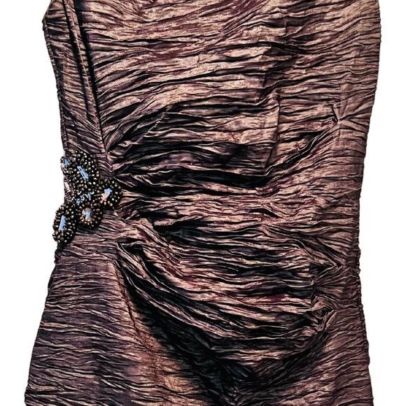 🍾 Calvin Klein | Metallic Ruched Cocktail Dress | $40 | Size 6 | Party Ready 🍾 - Picture 2 of 7